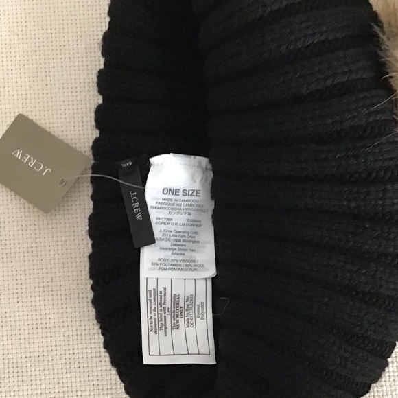 J. CREW Ribbed Beanie With Faux-Fur Pom-Pom NWT - Picture 4 of 9